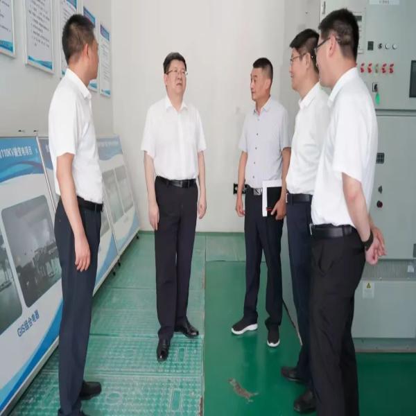 任泽锋调研国资国企工作
